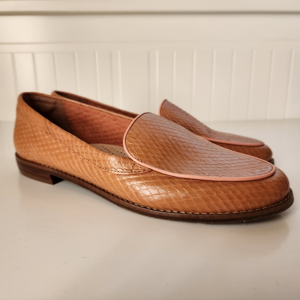 NWOT Arezzo Women's Brown Leather Loafers